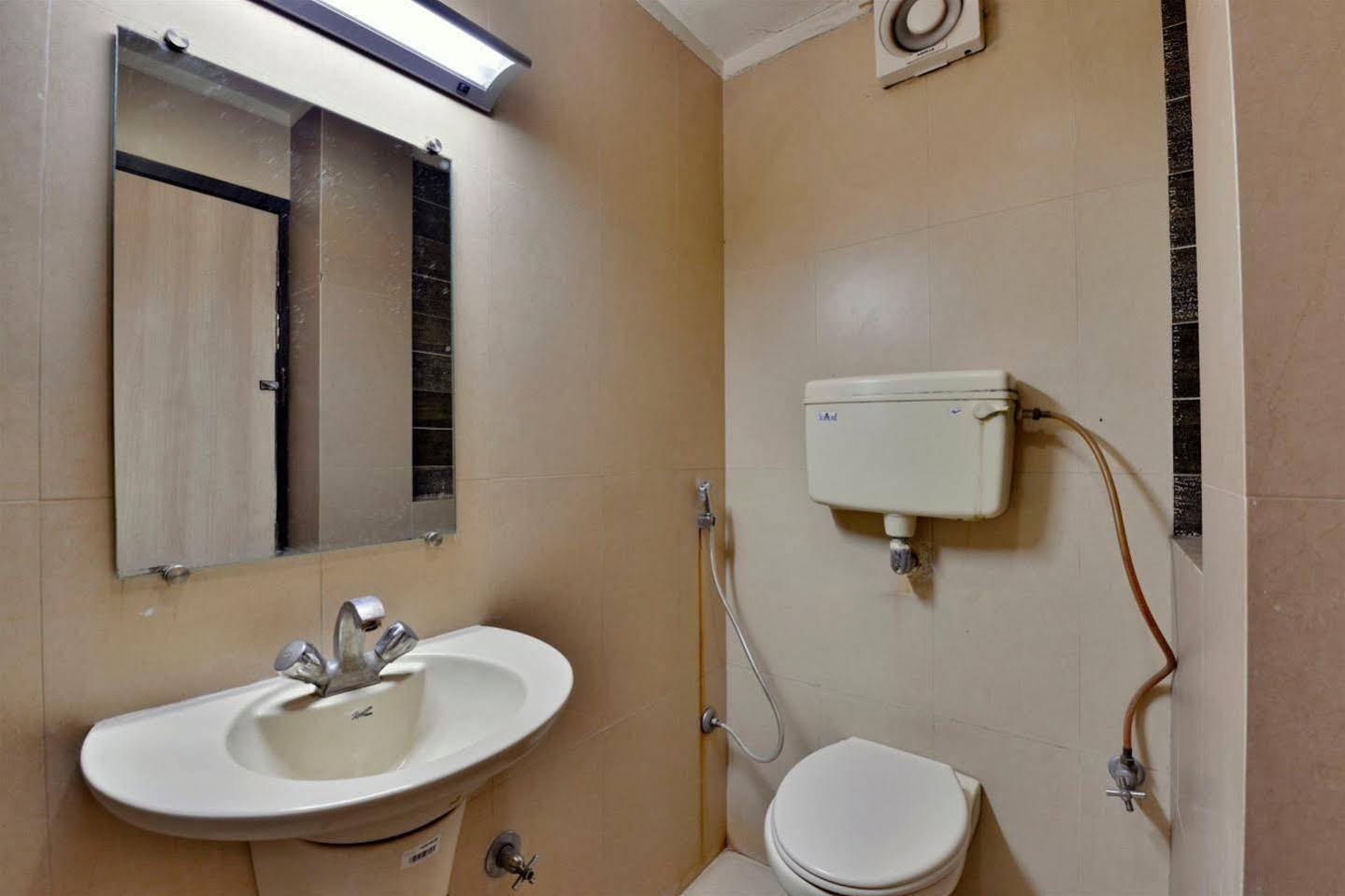 Hotel Kanishka Rāipur Dış mekan fotoğraf