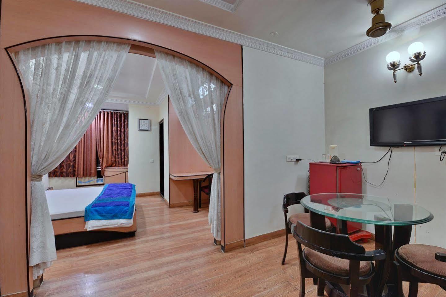 Hotel Kanishka Rāipur Dış mekan fotoğraf