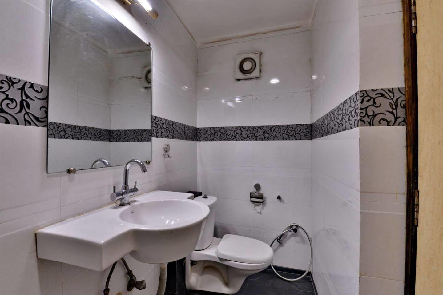 Hotel Kanishka Rāipur Dış mekan fotoğraf